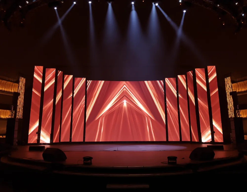 The stage with its LED wall and line array before doors open